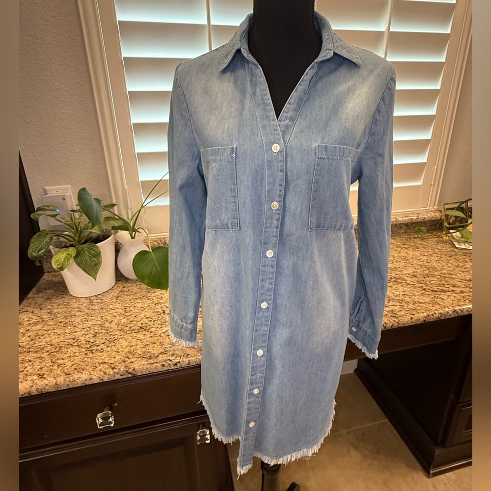 Light Wash Denim Button-Down Shirt Dress with Frayed Hem – Size Medium